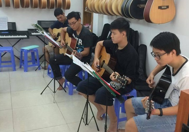Học guitar tại Trung tâm Âm Nhạc Ngũ Cung