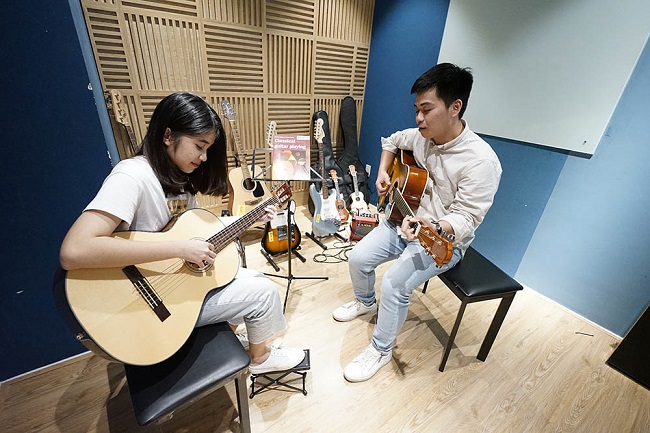 Học Guitar tại Việt Thương Music
