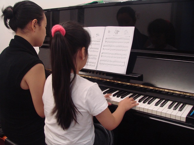 Học đàn Piano tại Việt Thương Music School