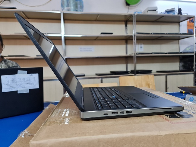 Không gian mua laptop tại Lê Sơn | Ảnh từ Laptop Lê Sơn